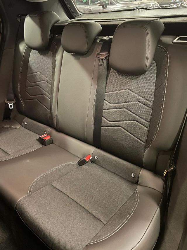 JEEP Avenger usata, con Volante in pelle