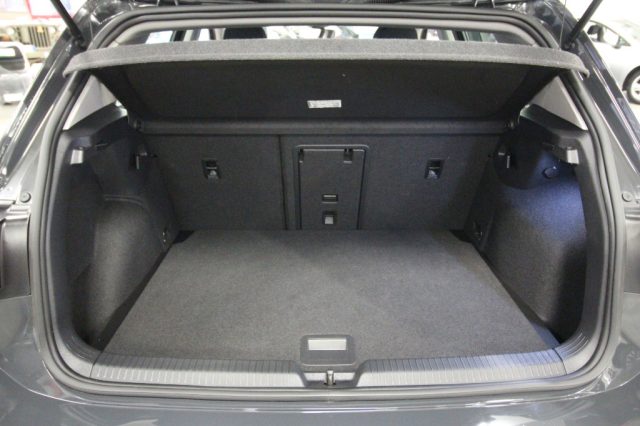 VOLKSWAGEN Golf usata, con Fari LED