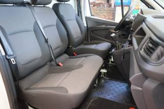 RENAULT Trafic usata, con Sensori di parcheggio posteriori