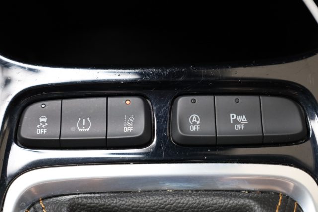 OPEL Crossland X usata, con Fari full-led