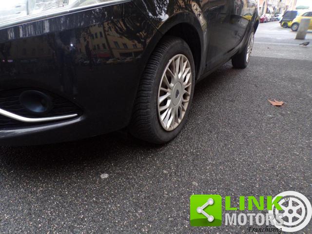 LANCIA Ypsilon usata, con USB