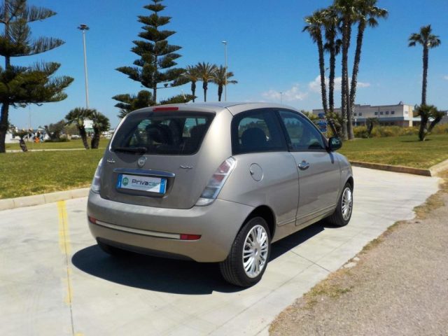 LANCIA Ypsilon usata, con Autoradio
