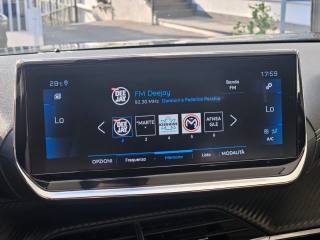 PEUGEOT 2008 usata, con Autoradio digitale