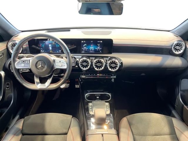 MERCEDES-BENZ CLA 200 usata, con Alzacristalli elettrici