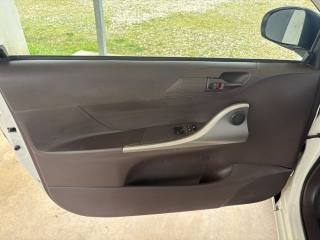 TOYOTA iQ usata, con Isofix