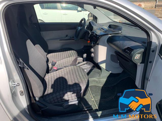 TOYOTA iQ usata, con Sedile posteriore sdoppiato