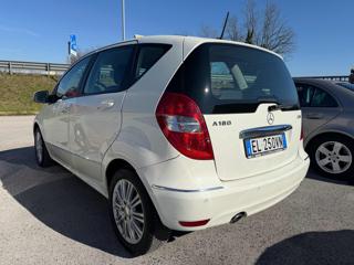 MERCEDES-BENZ A 180 usata, con Alzacristalli elettrici