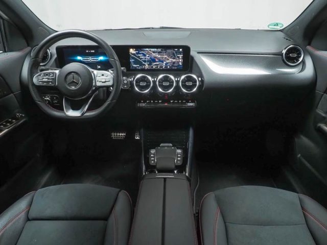 MERCEDES-BENZ GLA 220 usata, con Cerchi in lega