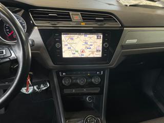 VOLKSWAGEN Touran usata, con Fari LED