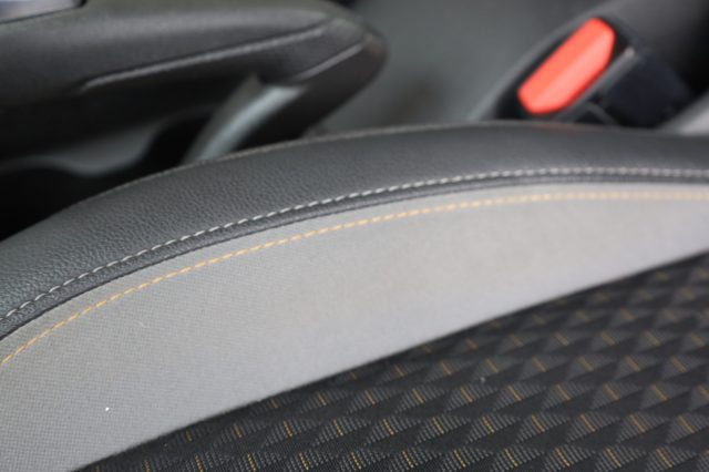 OPEL Crossland X usata, con Specchietto retrovisore con funzione antiabbagliamento