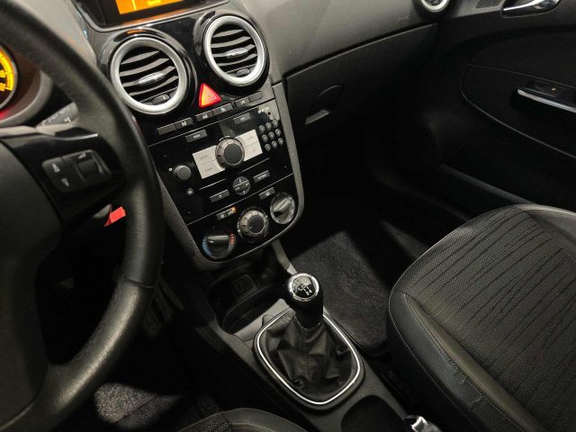 OPEL Corsa usata, con ESP