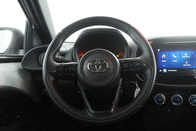 TOYOTA Aygo X usata 7