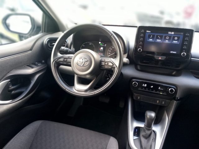 TOYOTA Yaris usata 21