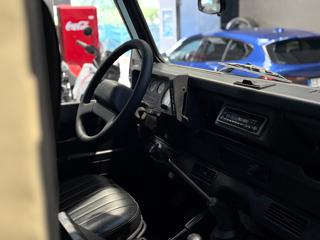 LAND ROVER Defender usata 13