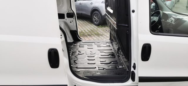 OPEL Combo usata, con Vivavoce
