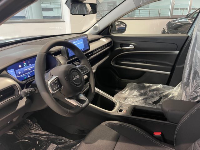 JEEP Avenger usata, con USB