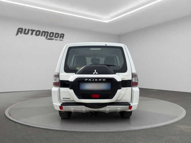 MITSUBISHI Pajero usata, con Autoradio