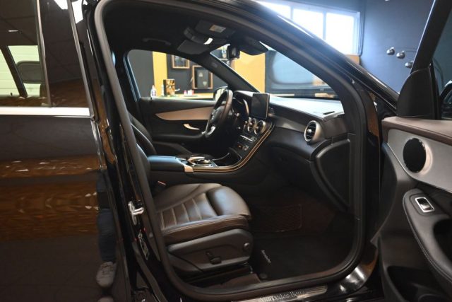 MERCEDES-BENZ GLC 220 usata 235