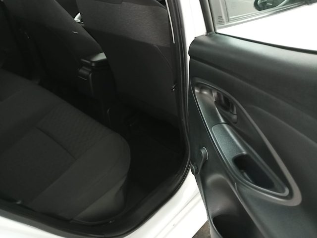 TOYOTA Yaris usata, con Isofix