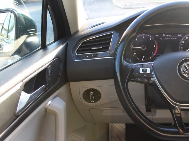 VOLKSWAGEN Tiguan Allspace usata, con USB