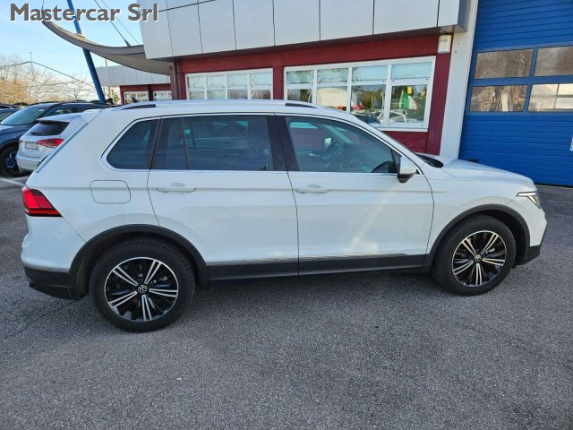 VOLKSWAGEN Tiguan usata, con Autoradio