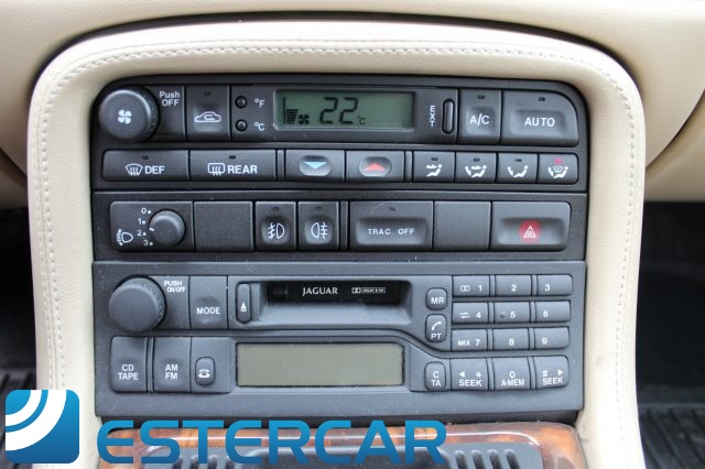 JAGUAR XK8 usata, con Autoradio