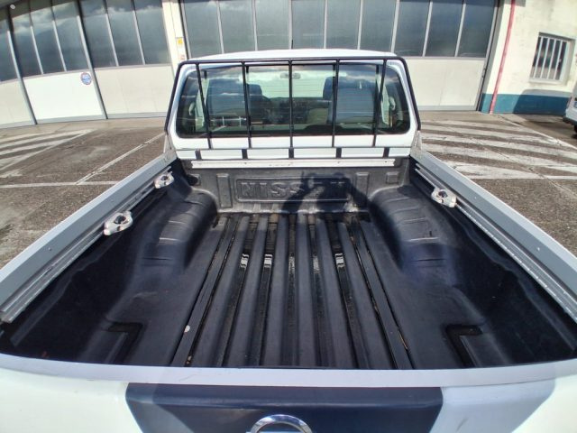 NISSAN Navara usata, con Sedile posteriore sdoppiato