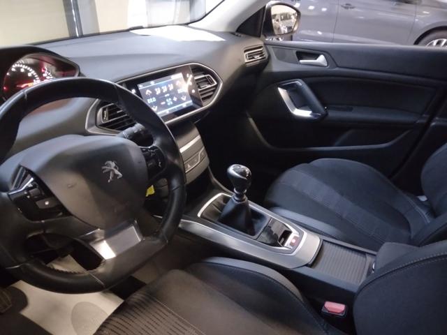 PEUGEOT 308 usata, con Park Distance Control