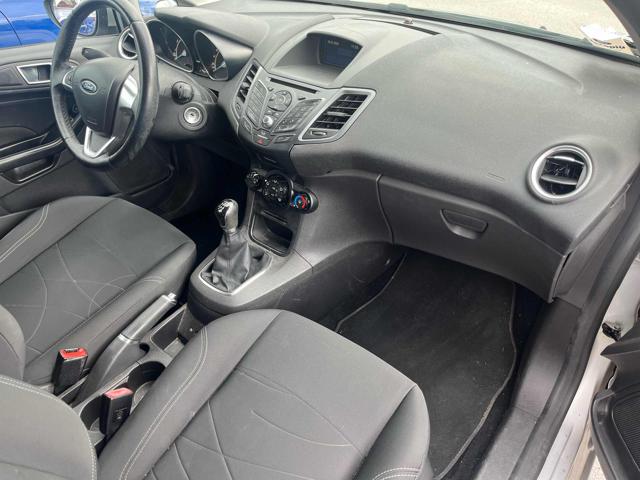 FORD Fiesta usata, con Autoradio