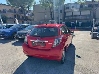 TOYOTA Yaris usata, con Autoradio