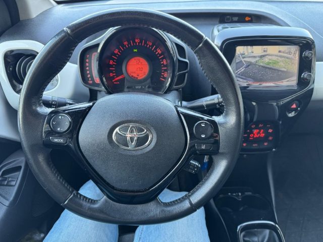 TOYOTA Aygo usata, con Controllo automatico clima