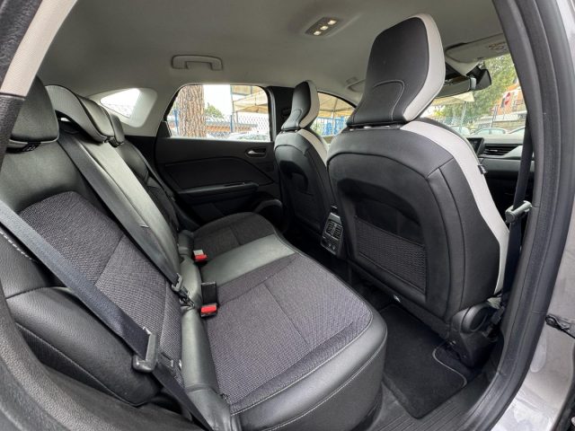 RENAULT Captur usata, con USB