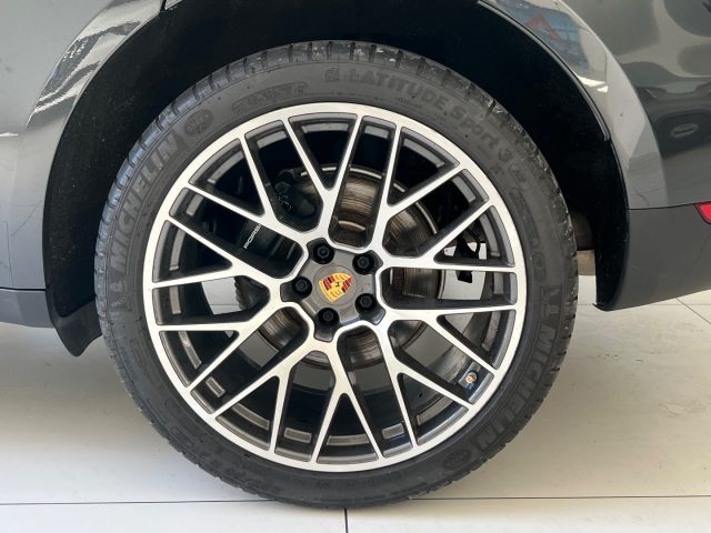 PORSCHE Macan usata, con MP3