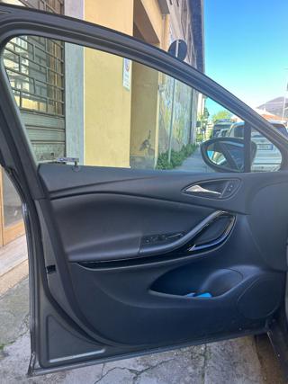 OPEL Astra usata, con Specchietti laterali elettrici
