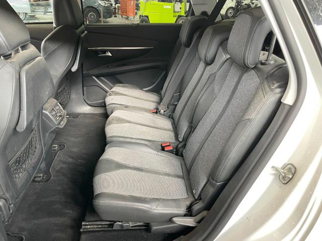 PEUGEOT 5008 usata, con Fendinebbia