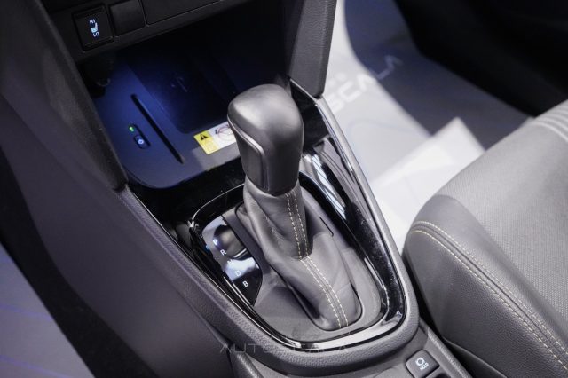 TOYOTA Yaris Cross usata, con USB