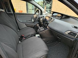 LANCIA Ypsilon usata, con USB