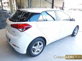 HYUNDAI i20 usata, con Autoradio