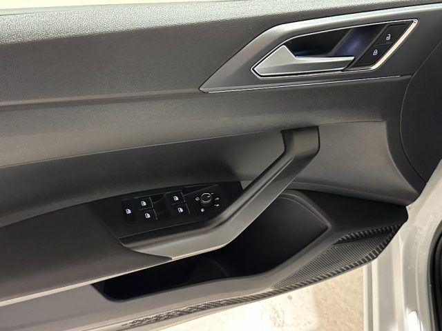 VOLKSWAGEN Taigo usata, con Cruise Control