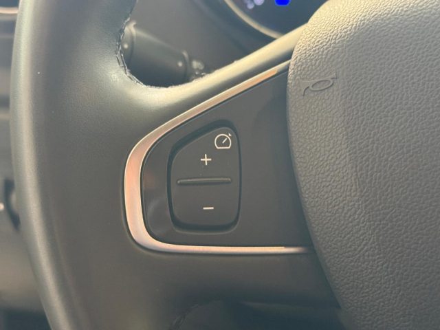 RENAULT Captur usata, con Autoradio digitale