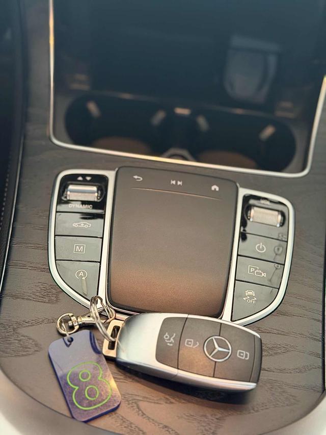 MERCEDES-BENZ GLC 220 usata, con Touch screen