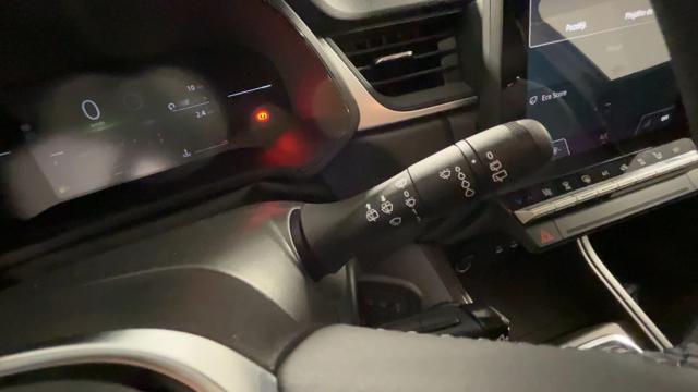 RENAULT Captur usata, con Volante in pelle