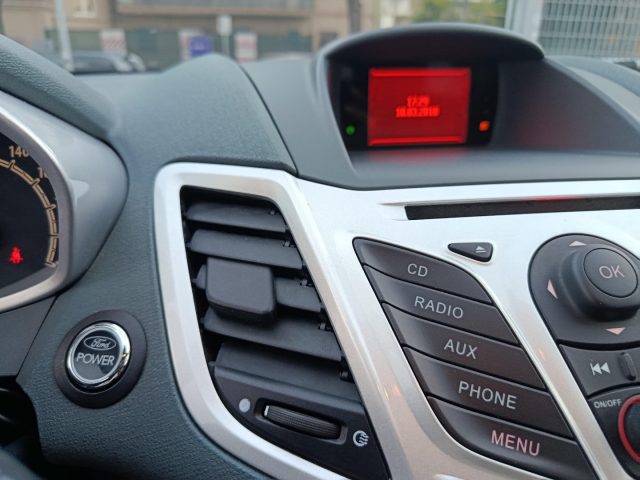 FORD Fiesta usata, con Autoradio