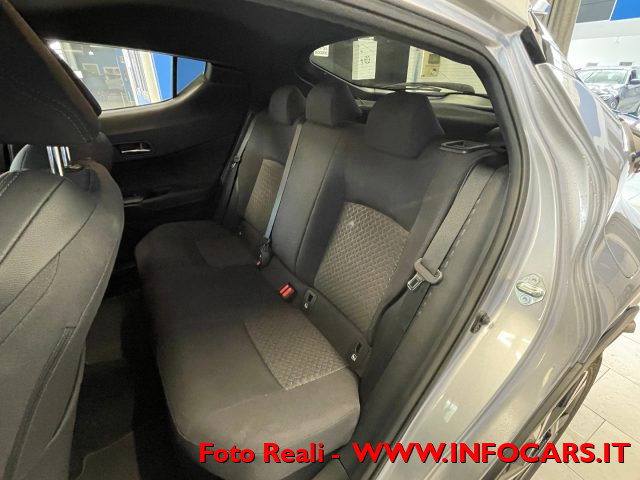 TOYOTA C-HR usata, con Autoradio