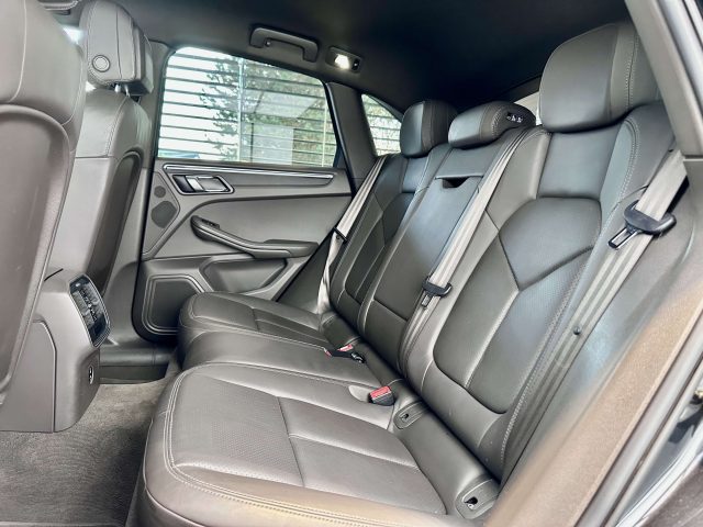 PORSCHE Macan usata, con Fendinebbia