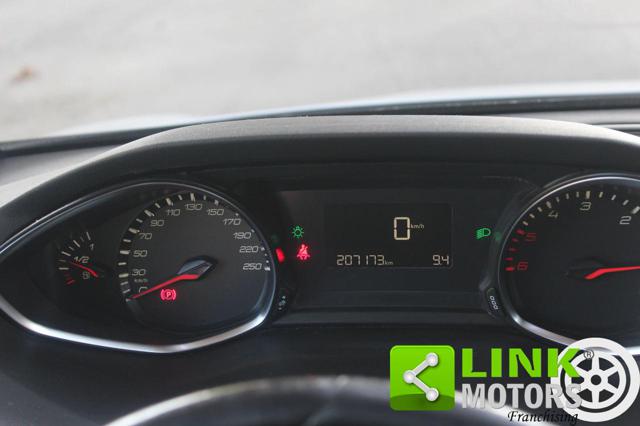 PEUGEOT 308 usata, con Sedile posteriore sdoppiato