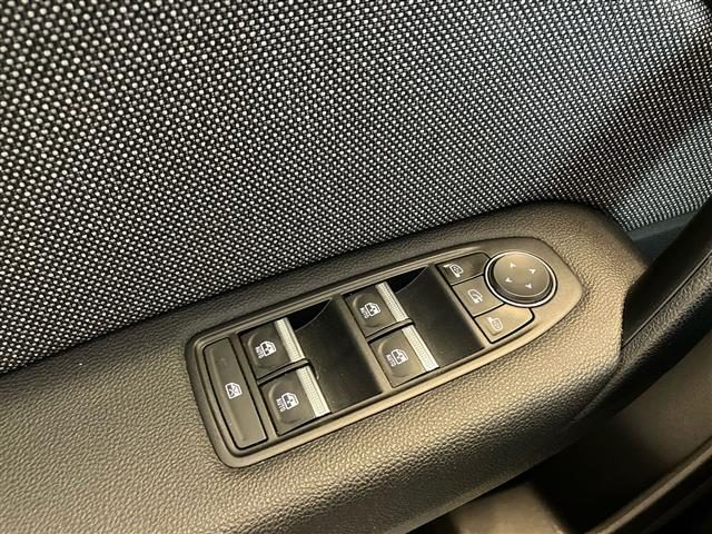 RENAULT Captur usata, con Hill holder