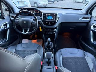 PEUGEOT 2008 usata, con Autoradio