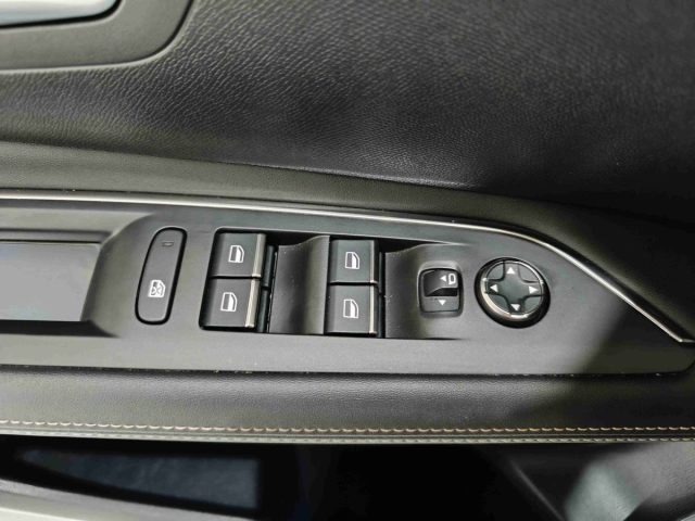 PEUGEOT 3008 usata, con Specchietti laterali elettrici