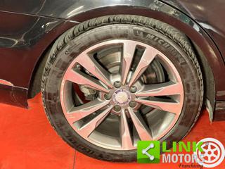 MERCEDES-BENZ E 220 usata, con Park Distance Control